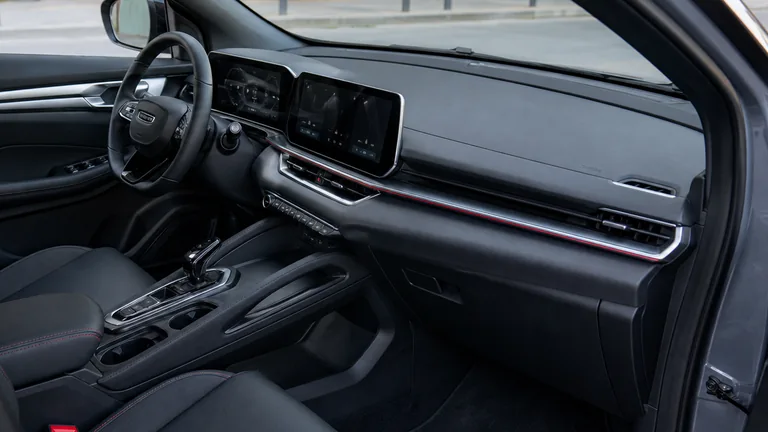 Редакционная визуализация передней части салона Geely Coolray